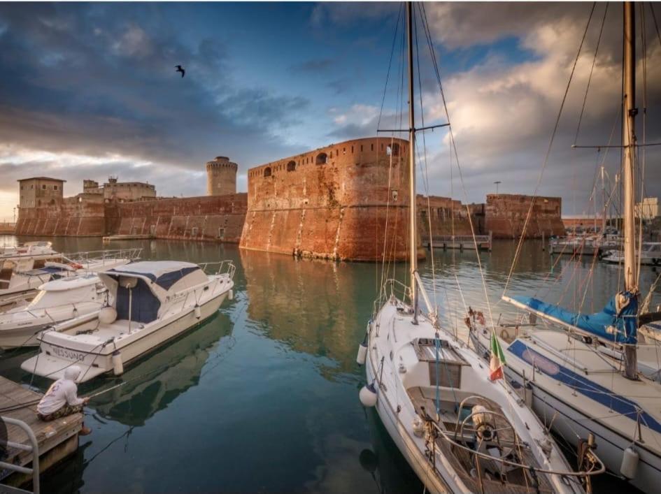 Onda Di Porta A Mare Livorno Exterior foto